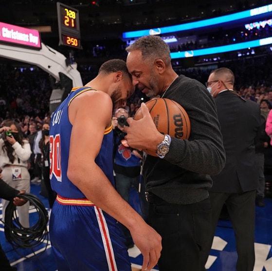 两支球队在 两支球队在