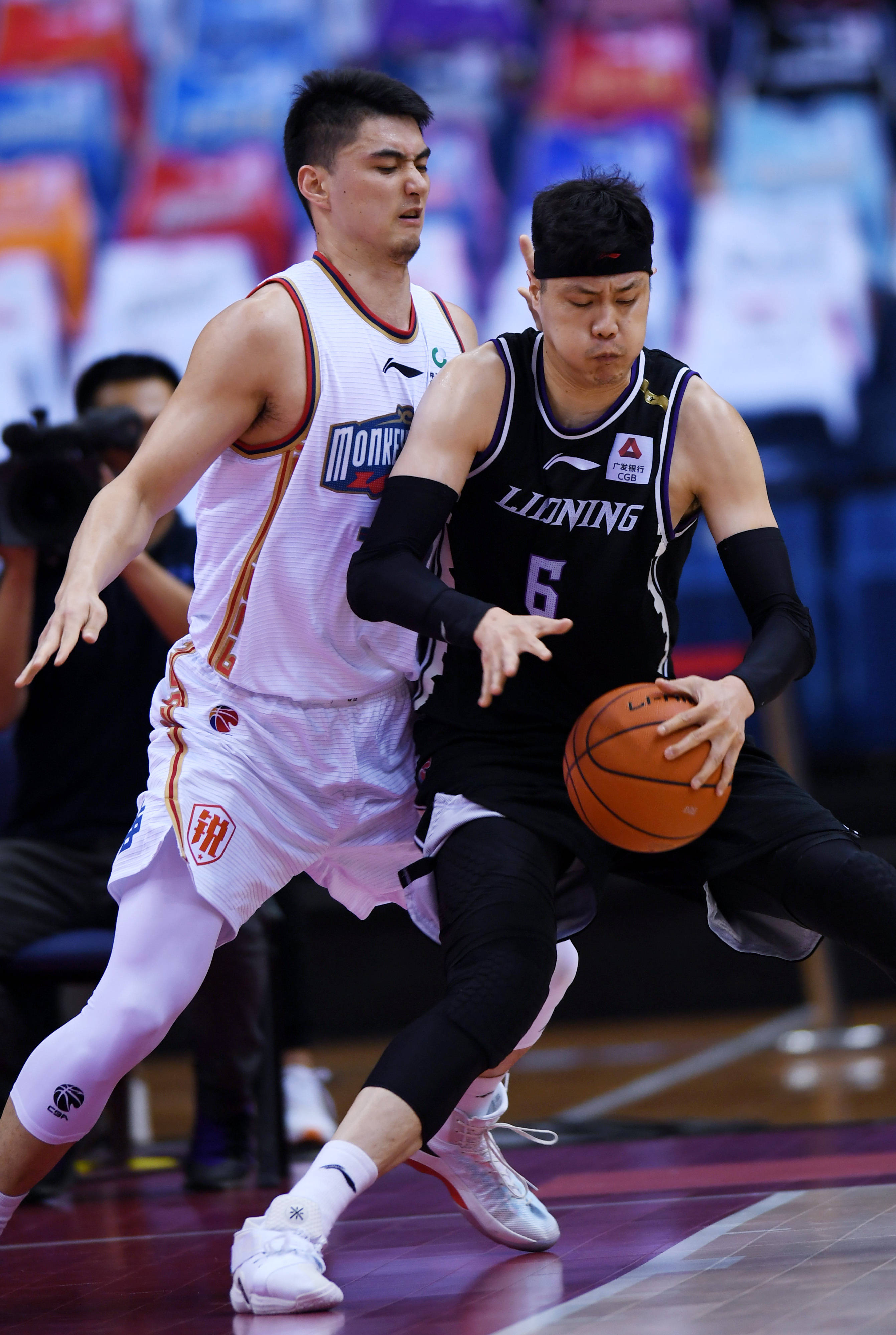 防守失误频 防守失误频